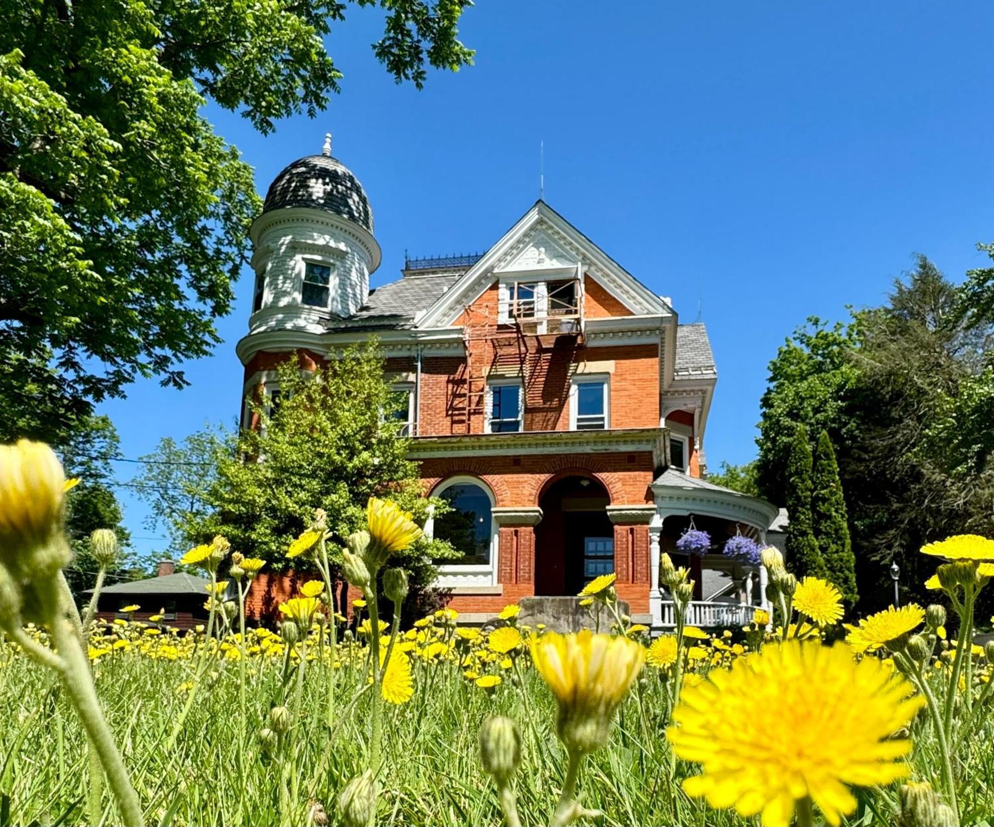 The Edwards Waterhouse Inn Fredonia Экстерьер фото